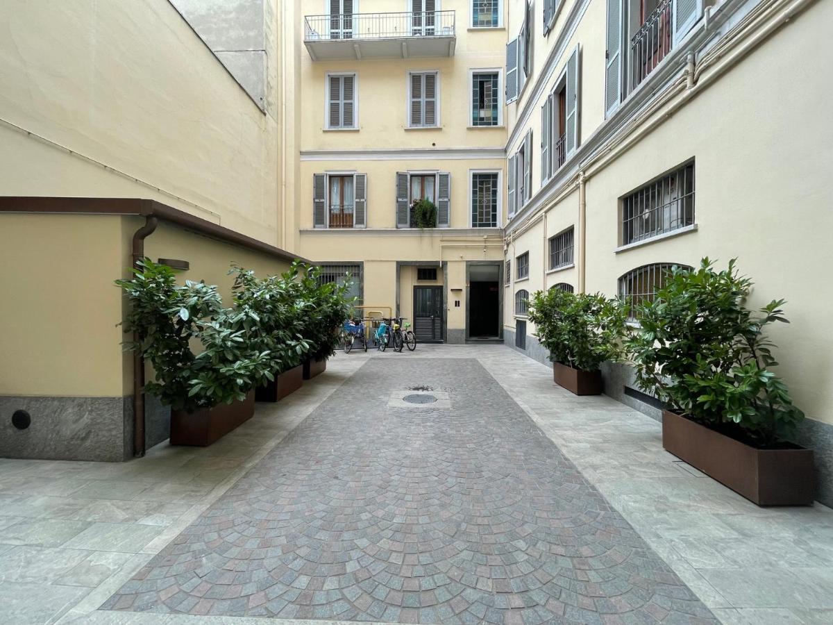 Dimora Claudia - Elegante Matrimoniale Con Bagno, Private Rooms, Self Check In, No Reception ミラノ エクステリア 写真